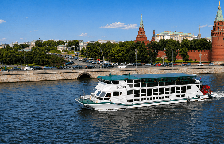 Теплоход Колесов аренда в Москве – цены на официальном сайте